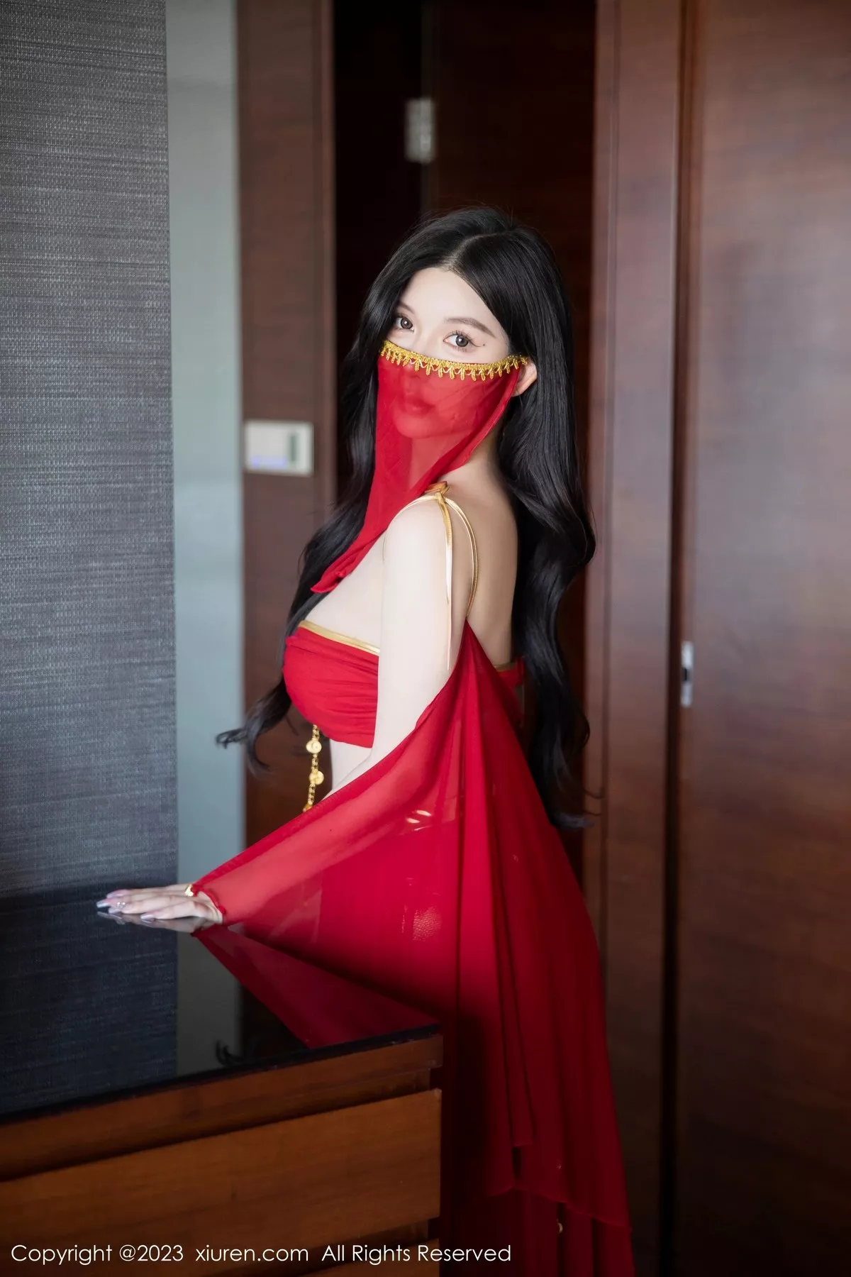 秀人集.com_[XiuRen秀人网]No.6613_模特林珊珊性感红色西域舞娘装扮秀曼妙丰腴身姿迷人诱惑写真84P