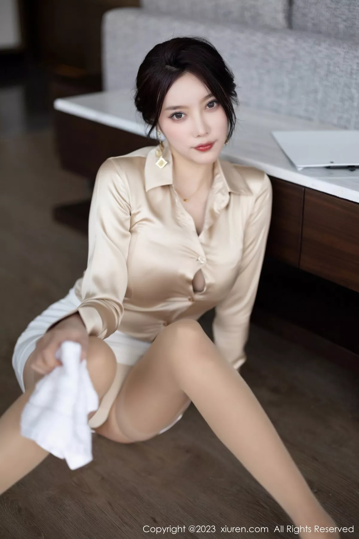 秀人集.com_[XiuRen秀人网]No.6620_女神杨晨晨Yome脱职业装露性感白色蕾丝情趣内衣完美诱惑写真91P