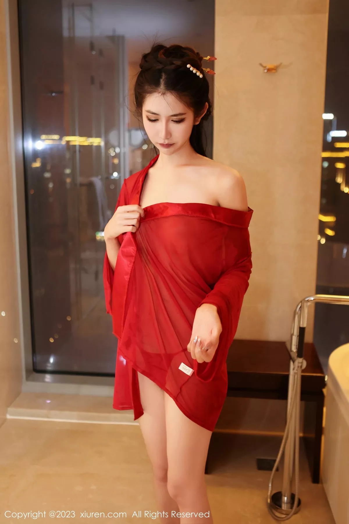 秀人集.com_[XiuRen秀人网]No.6626_模特依娜Yina浴缸场景脱性感红色浴袍秀曼妙身姿完美诱惑写真82P