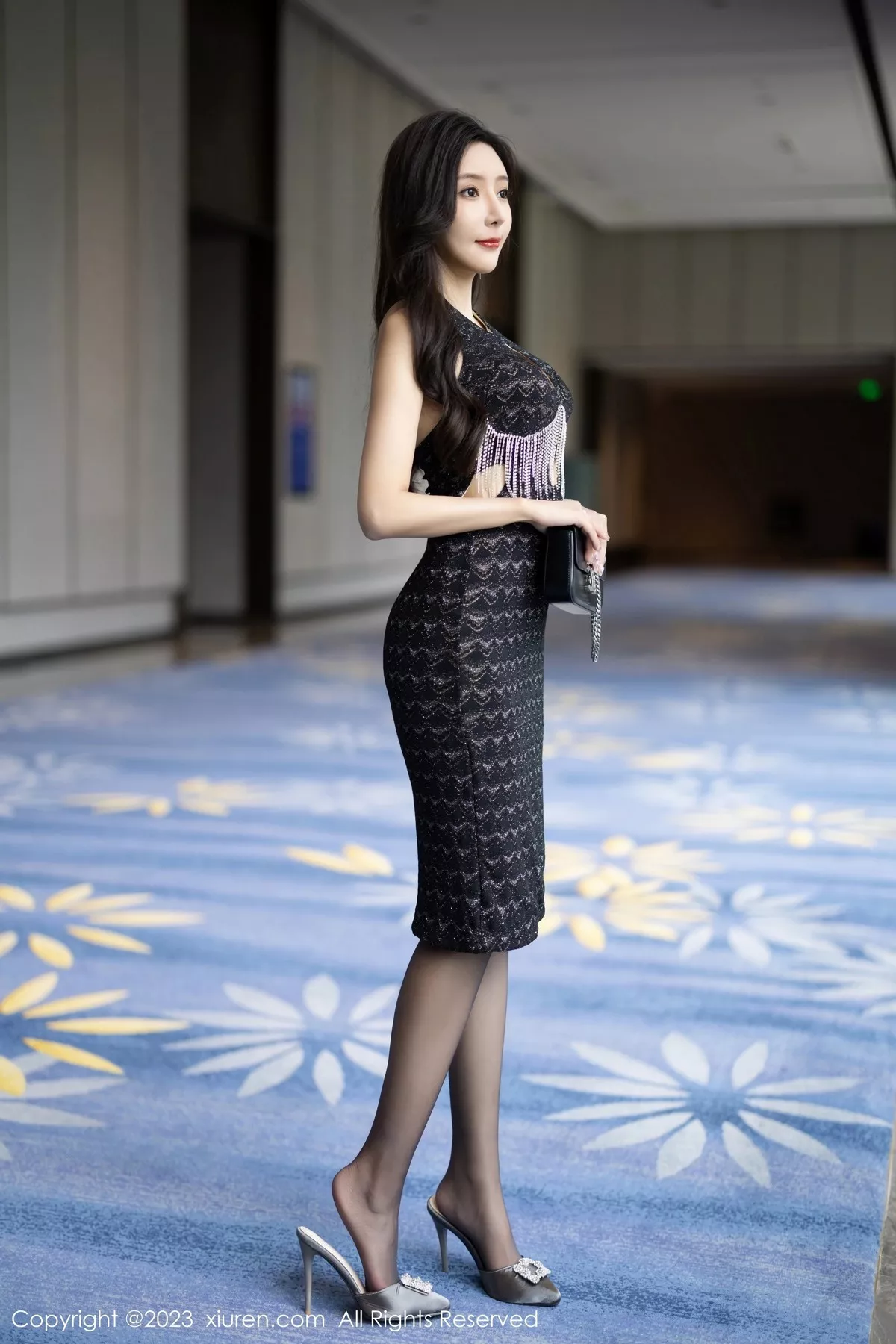 秀人集.com_[XiuRen秀人网]No.6772_女神王馨瑶yanni私房性感黑色内衣配黑色蕾丝吊袜极致魅惑写真87P