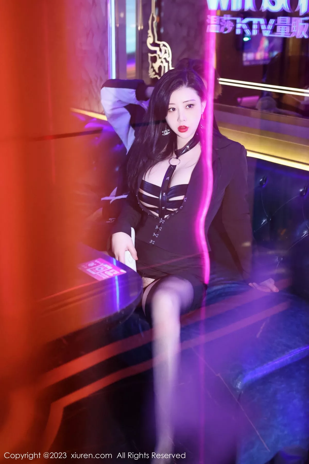 秀人集.com_[XiuRen秀人网]No.6766_模特王婉悠Queen性感黑色情趣服配开档黑丝秀惹火身材诱惑写真82P