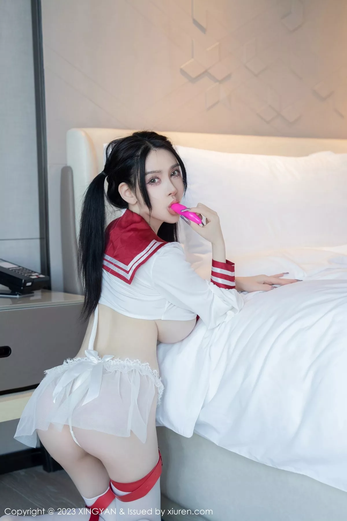 秀人集.com_[XINGYAN星颜社]VOL.195_模特潘娇娇性感白色情趣服饰配白丝袜秀巨乳肥臀极致诱惑写真77P