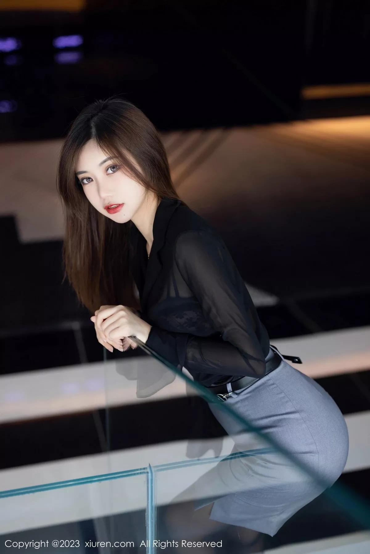 秀人集.com_[XiuRen秀人网]No.6770_女神绮里嘉ula黑色上衣配灰色短裙露黑色蕾丝内衣完美诱惑写真93P