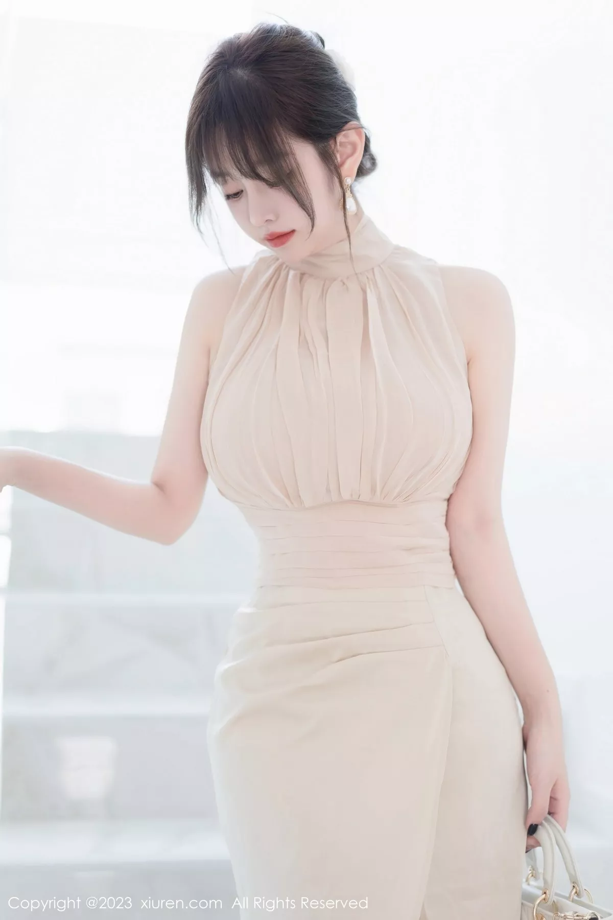 秀人集.com_[XiuRen秀人网]No.6768_女神王雨纯脱浅色连衣长裙露浅色内衣配开档肉丝完美诱惑写真74P