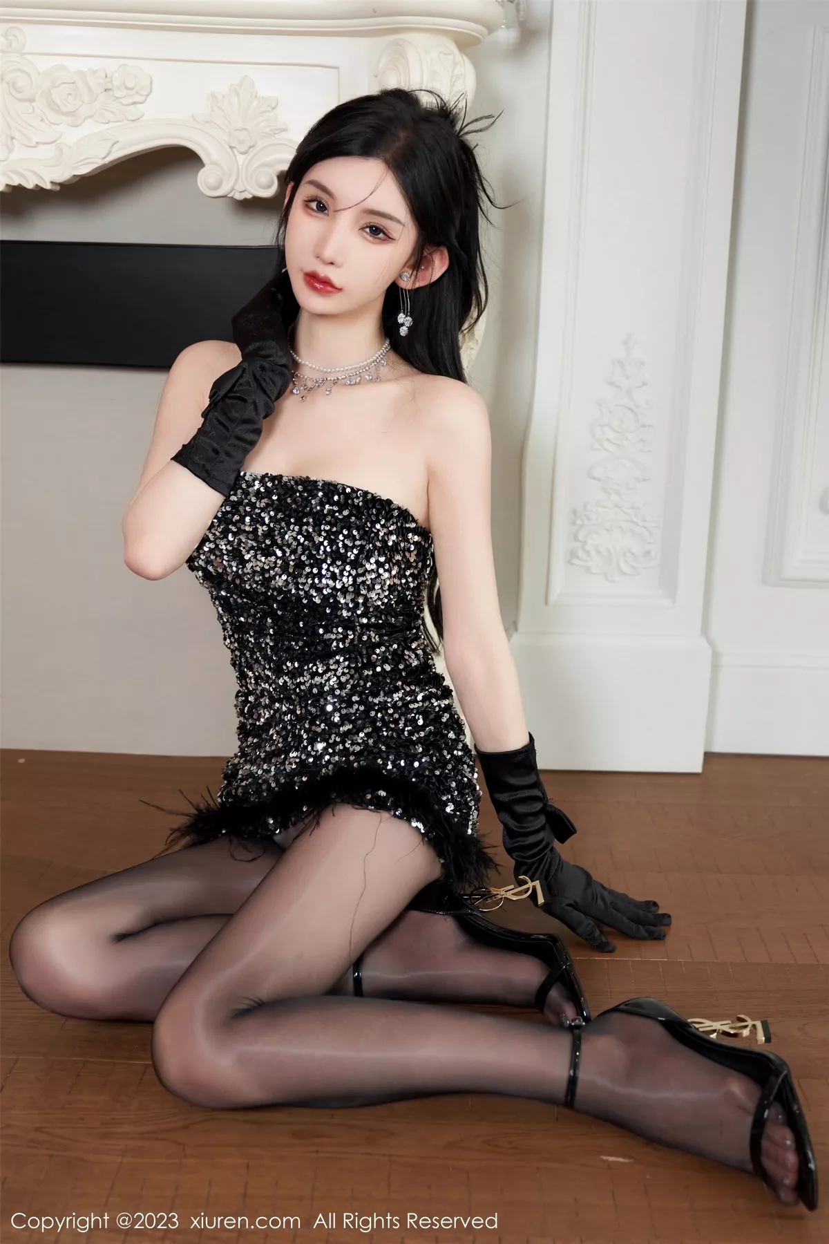 秀人集.com_[XiuRen秀人网]No.6771_女神周于希Sally性感黑色低胸短裙配超薄油亮黑丝惹火诱惑写真87P