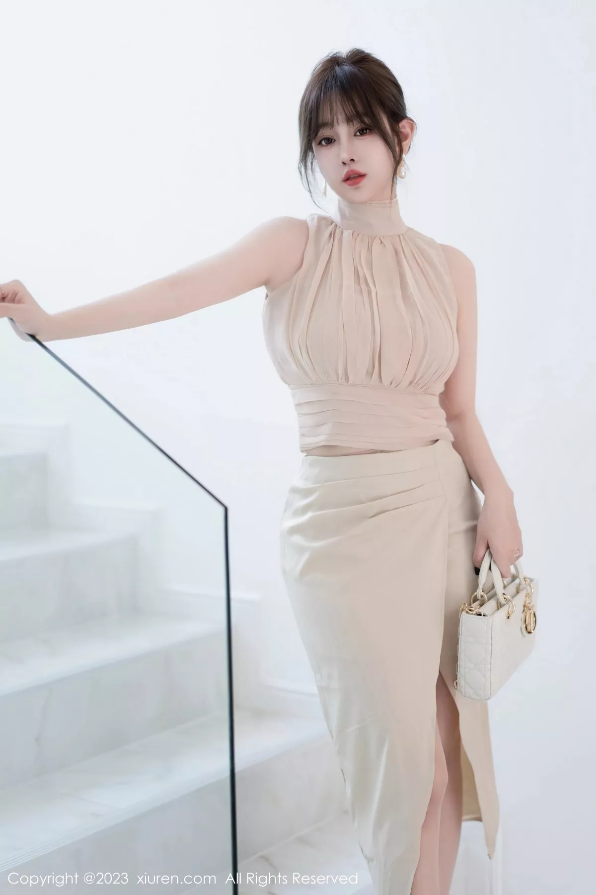 秀人集.com_[XiuRen秀人网]No.6768_女神王雨纯脱浅色连衣长裙露浅色内衣配开档肉丝完美诱惑写真74P