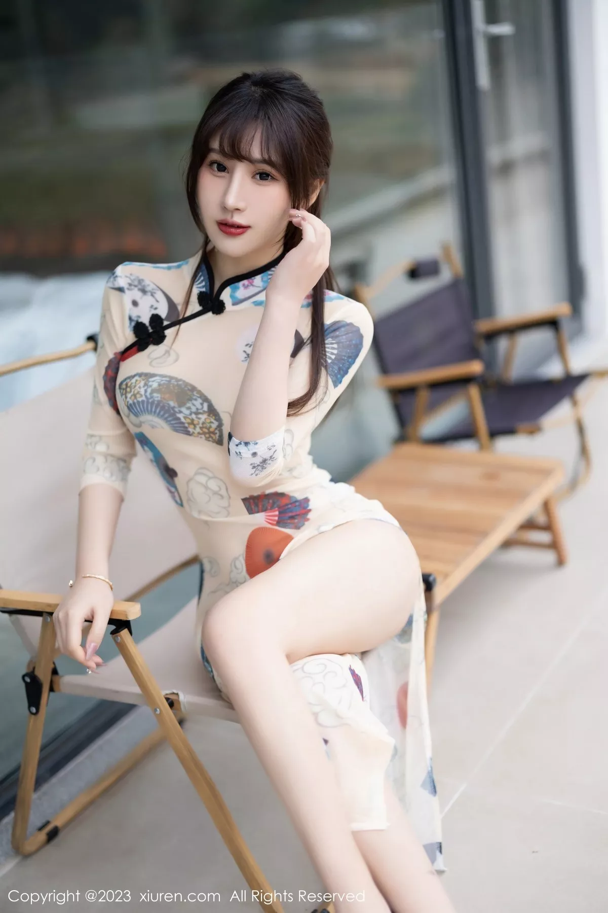 秀人集.com_[XiuRen秀人网]No.6831_模特张欣欣性感白色图案旗袍+红色薄纱轻透情趣服惹火诱惑写真72P