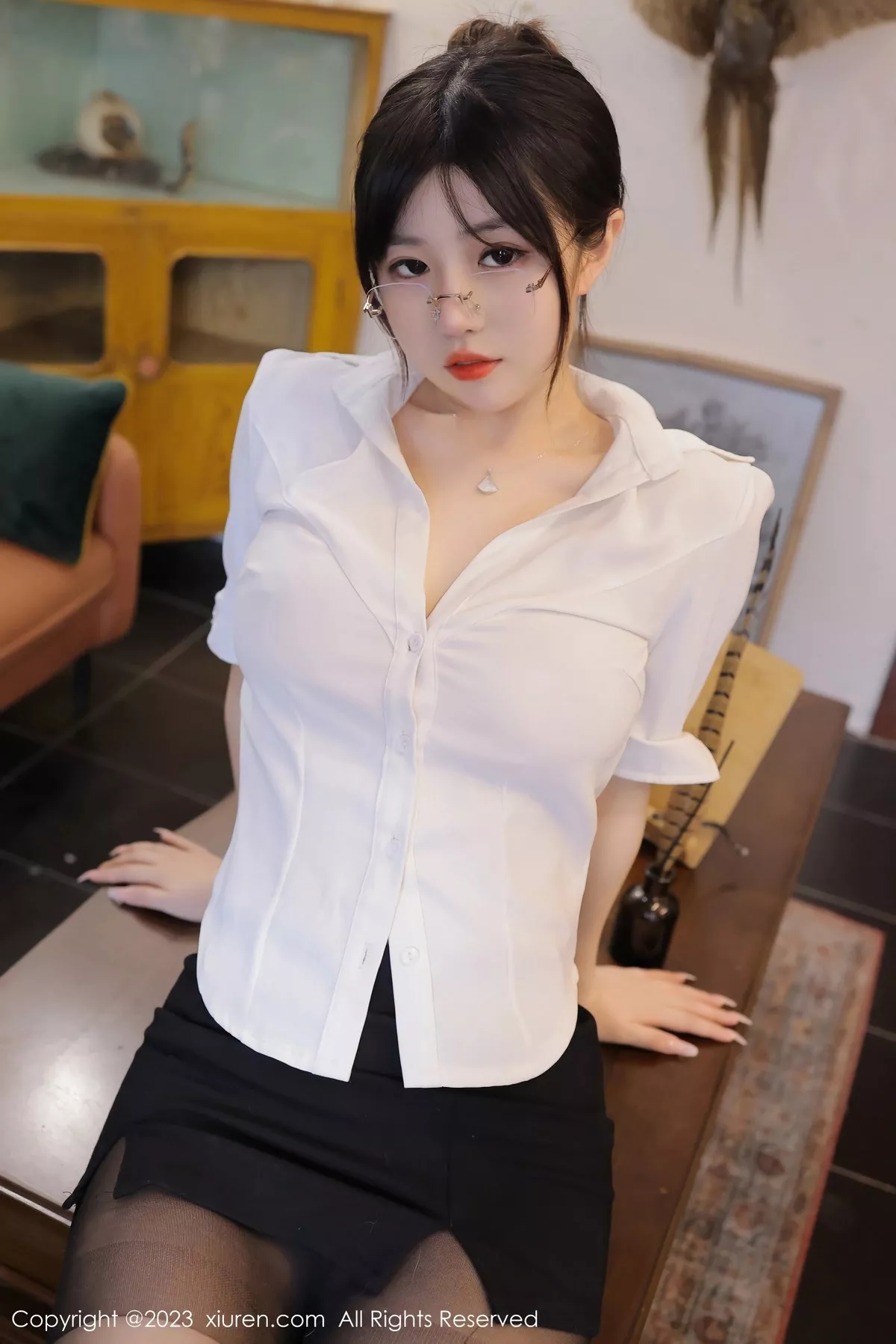 秀人集.com_[XiuRen秀人网]No.6838_模特岁小岁性感白T配黑色短裙露超薄黑丝秀完美身材诱惑写真57P