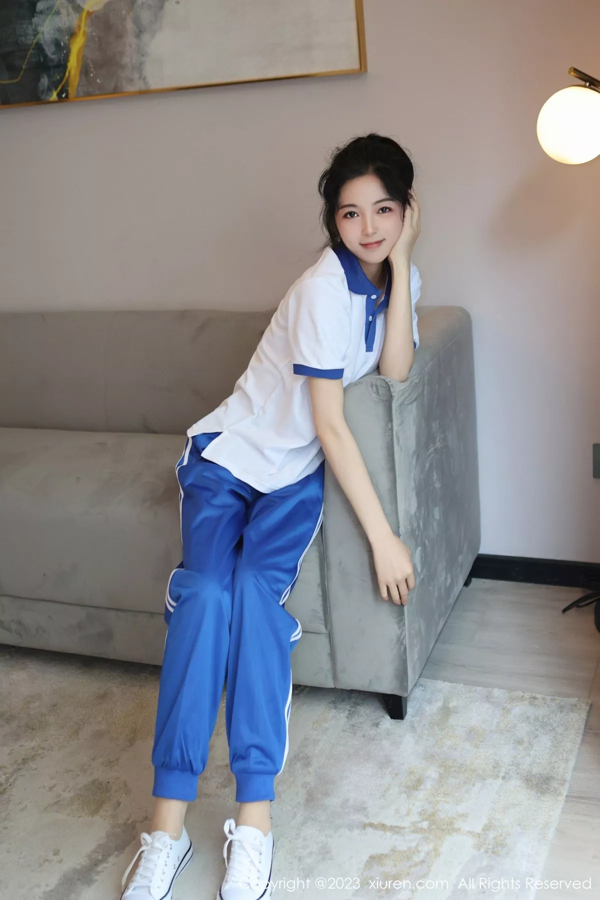 秀人集.com_[XiuRen秀人网]No.6855_模特茜茜Kimi脱性感学妹装露浅色蕾丝内衣秀完美身材诱惑写真85P