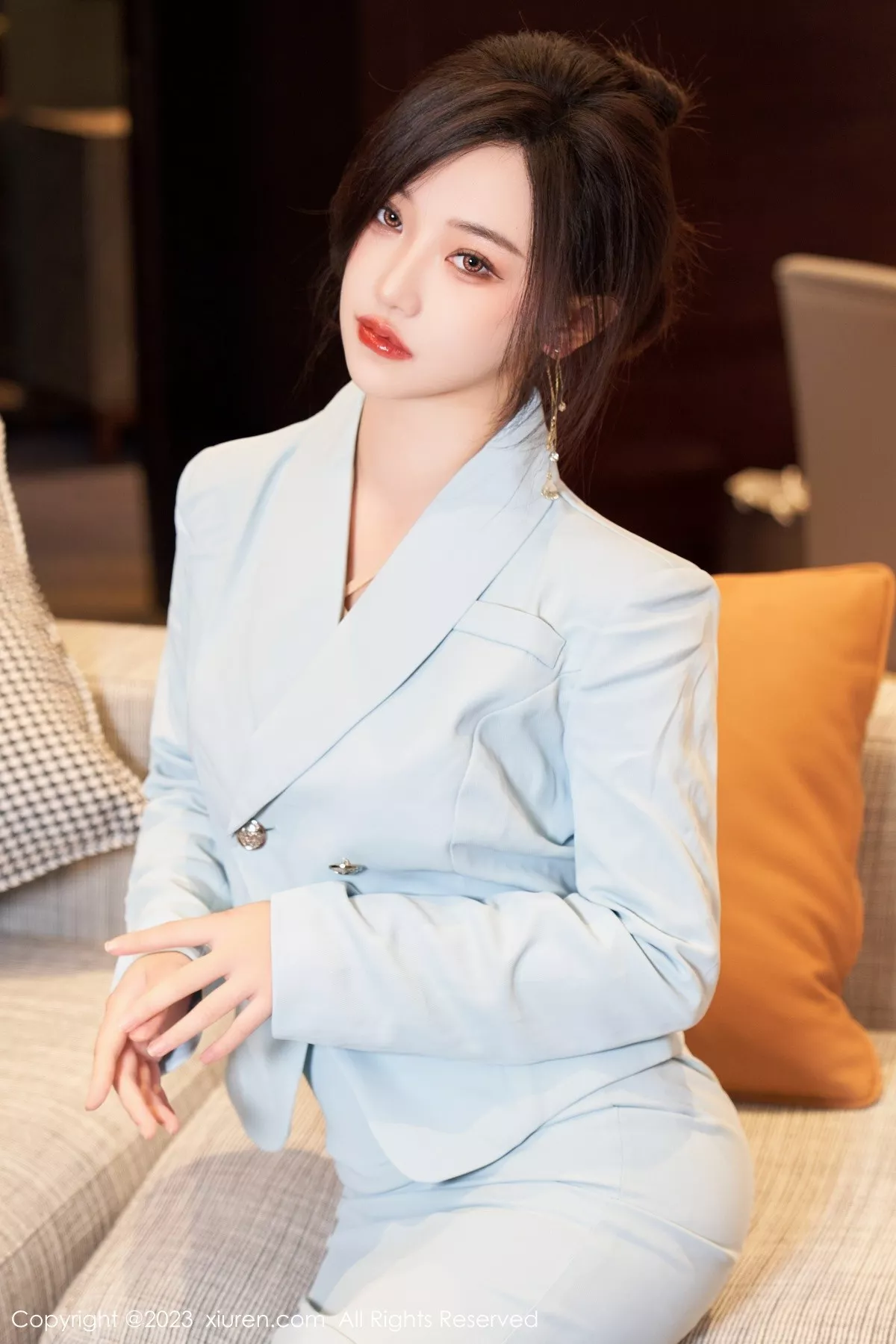 秀人集.com_[XiuRen秀人网]No.6857_模特妙可可Cheese脱淡蓝色OL服饰露浅色轻透内衣完美诱惑写真57P