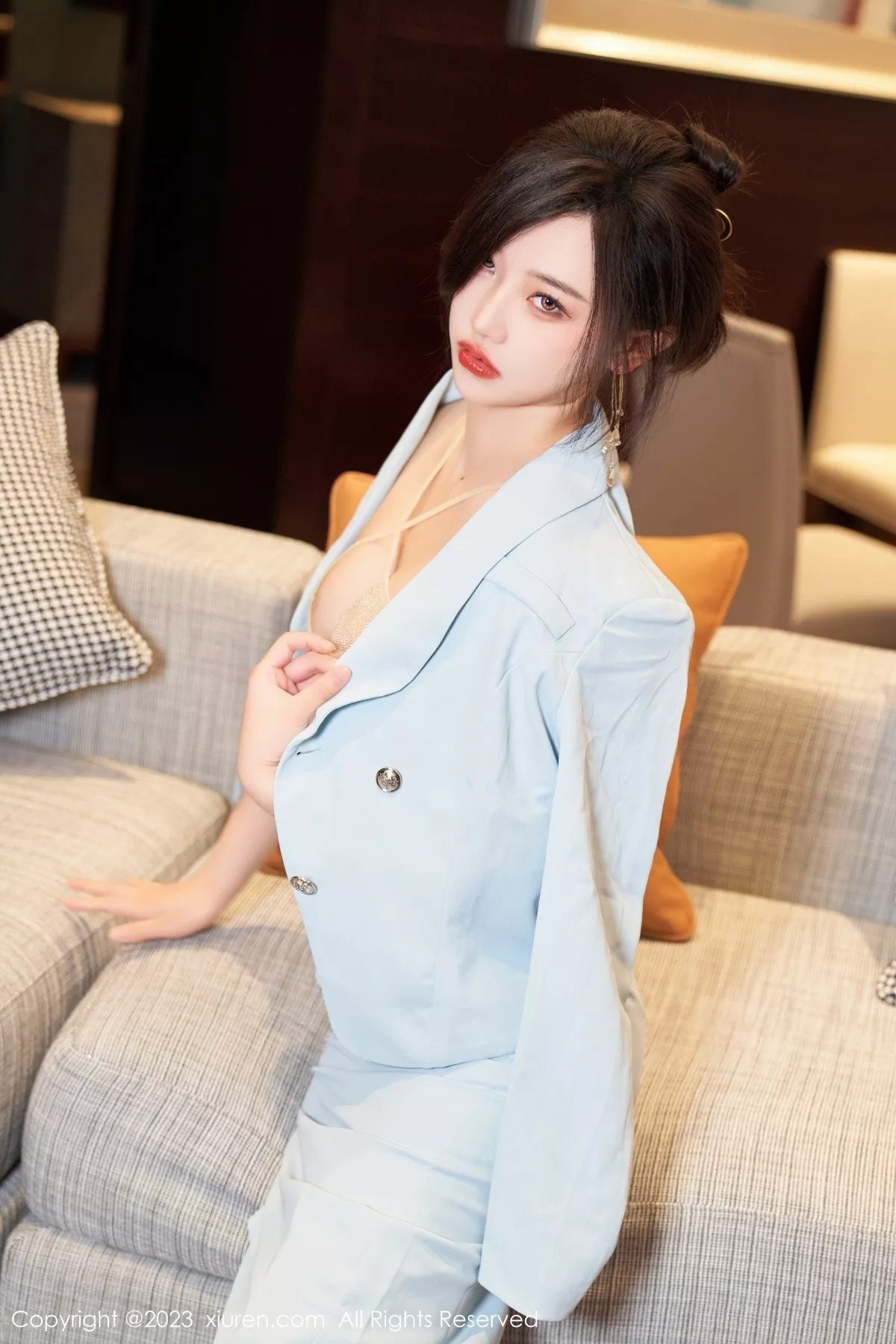 秀人集.com_[XiuRen秀人网]No.6857_模特妙可可Cheese脱淡蓝色OL服饰露浅色轻透内衣完美诱惑写真57P