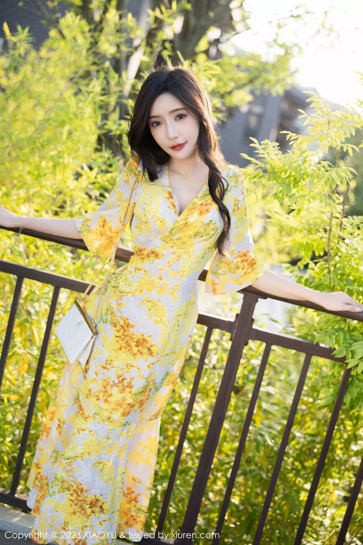 秀人集.com_[XiaoYu画语界]Vol.1043_女神王馨瑶yanni脱连衣长裙露白色蕾丝内衣秀曼妙身姿诱惑写真90P