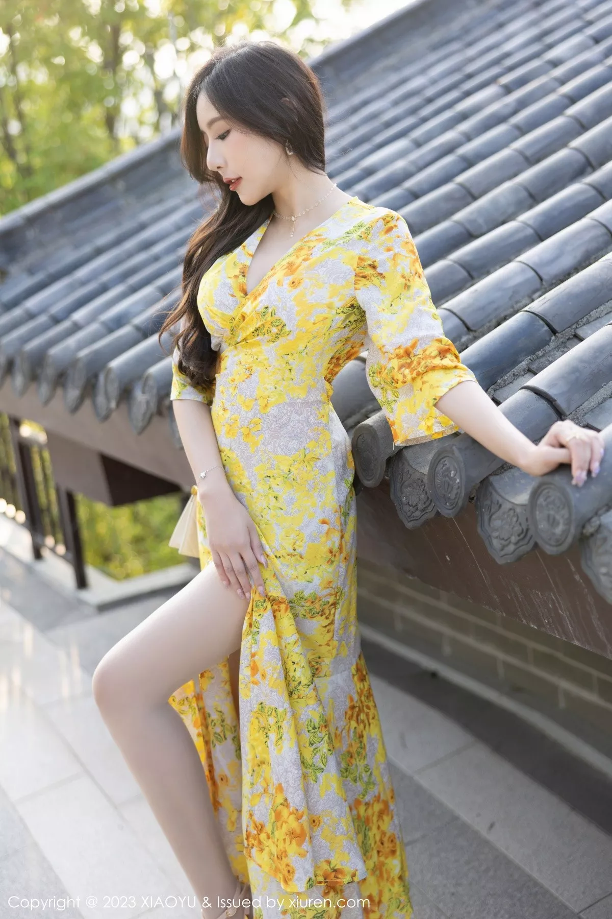 秀人集.com_[XiaoYu画语界]Vol.1043_女神王馨瑶yanni脱连衣长裙露白色蕾丝内衣秀曼妙身姿诱惑写真90P