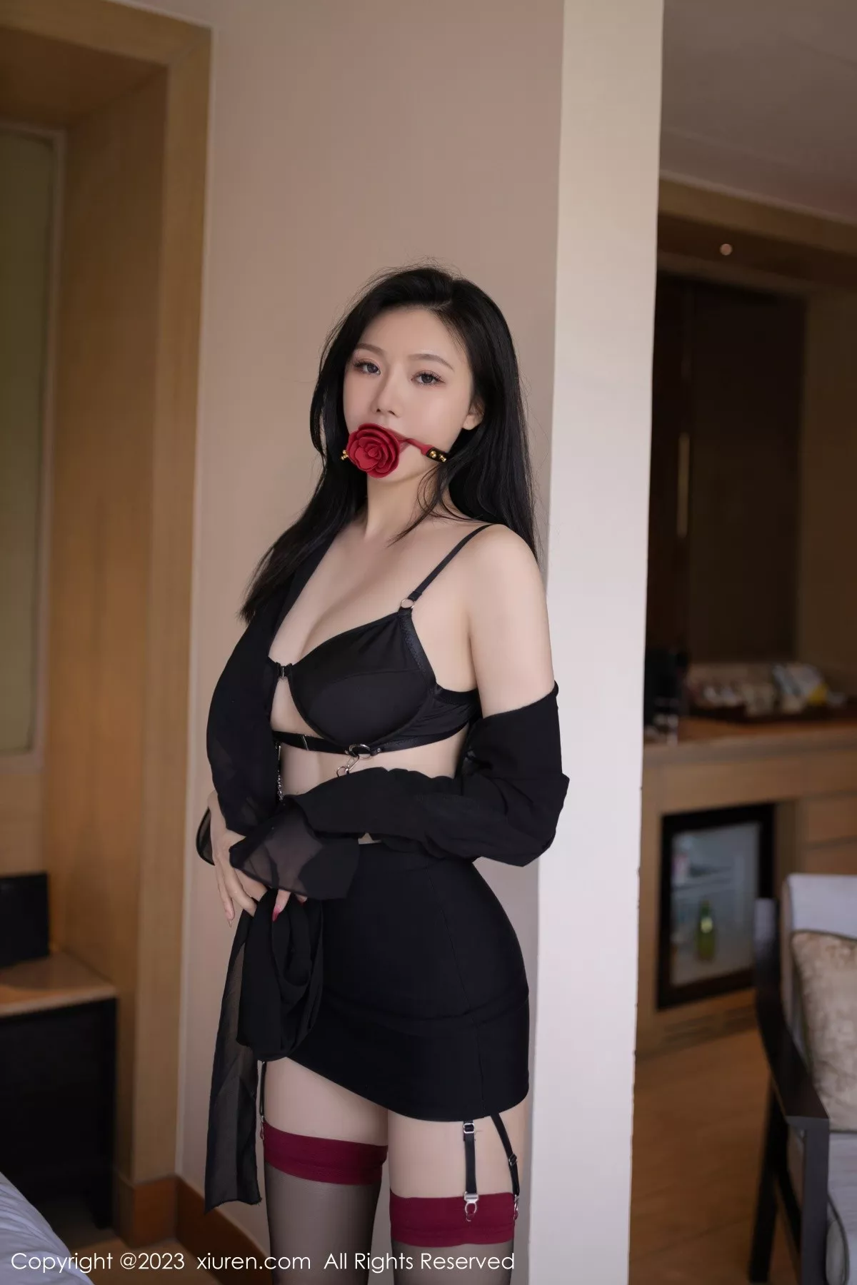 秀人集.com_[XiuRen秀人网]No.6867_模特安然anran私房性感黑色内衣配黑丝吊袜秀曼妙身姿诱惑写真80P