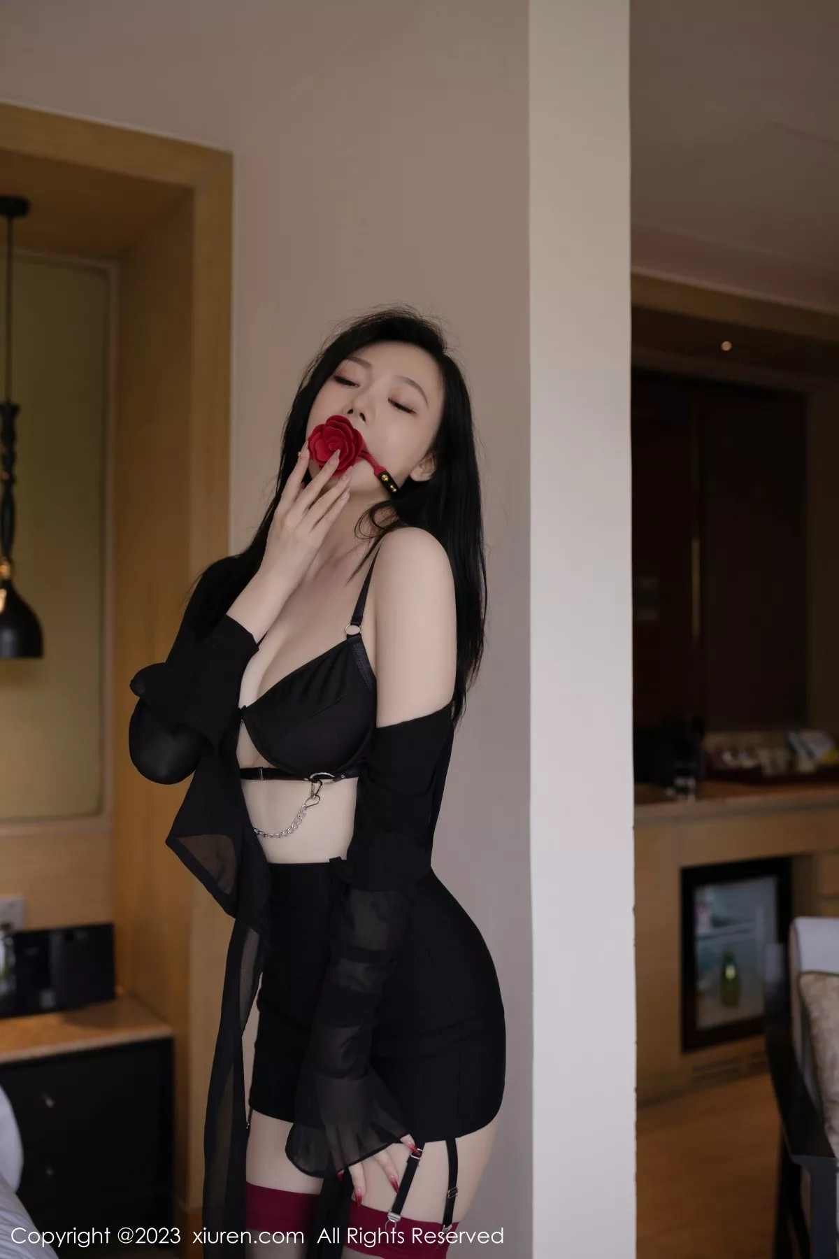 秀人集.com_[XiuRen秀人网]No.6867_模特安然anran私房性感黑色内衣配黑丝吊袜秀曼妙身姿诱惑写真80P