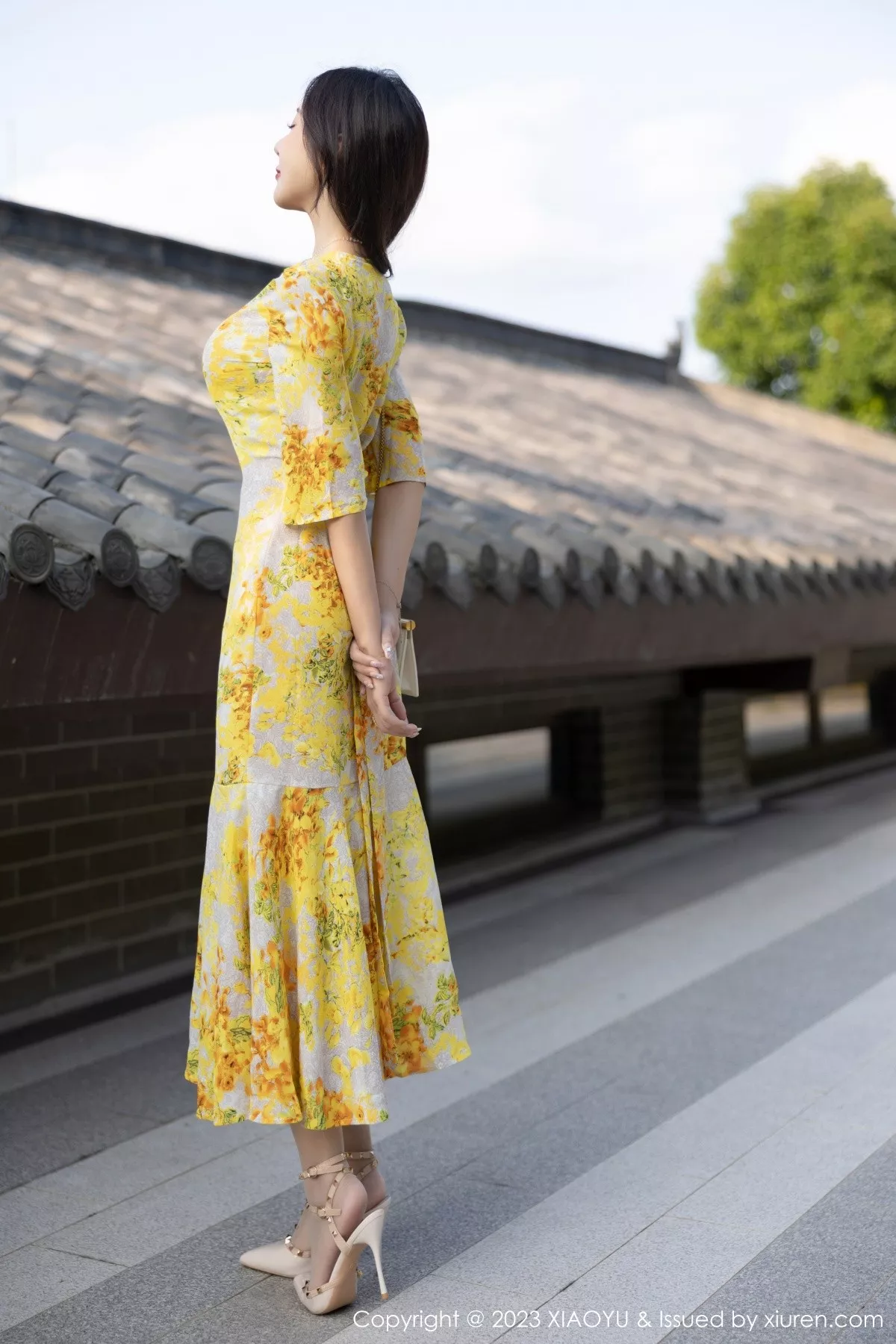 秀人集.com_[XiaoYu画语界]Vol.1043_女神王馨瑶yanni脱连衣长裙露白色蕾丝内衣秀曼妙身姿诱惑写真90P