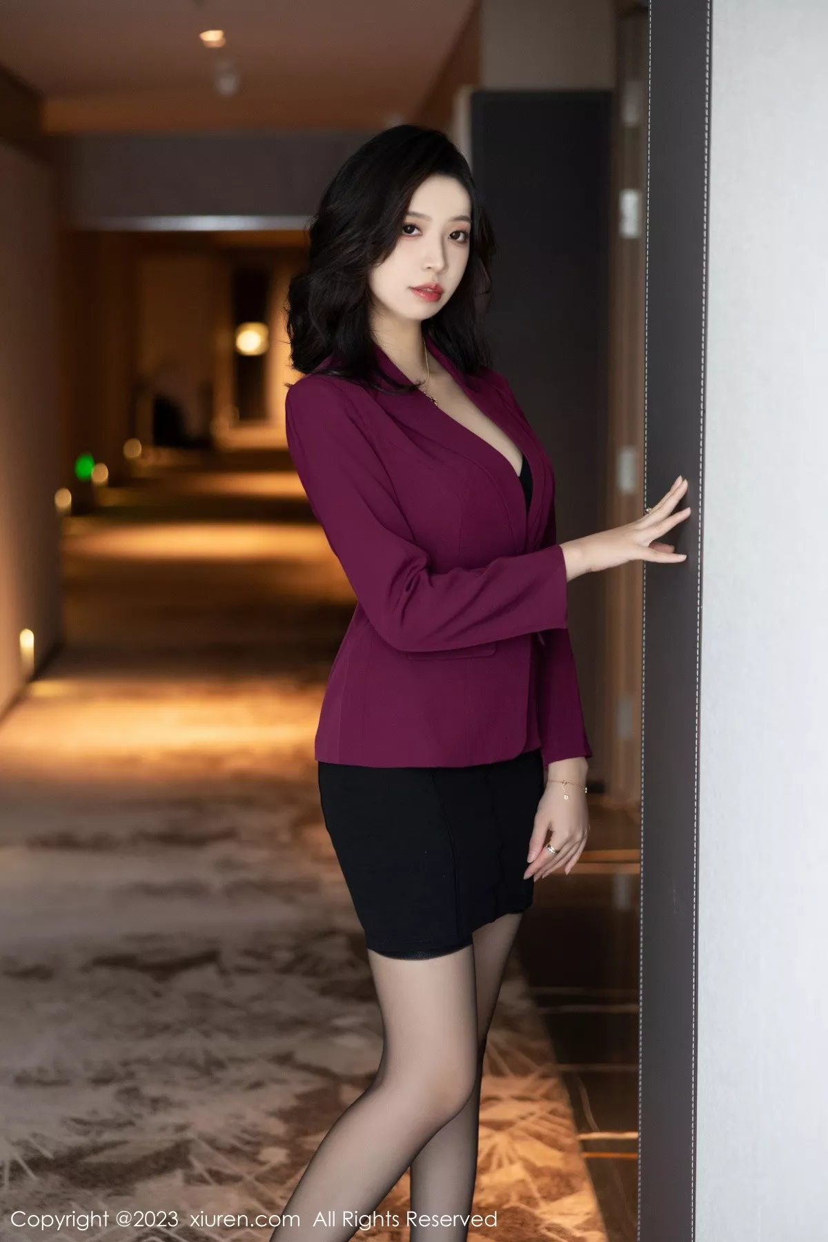 秀人集.com_[XiuRen秀人网]No.6870_模特郑颖姗Bev性感OL装扮+薄透连体黑丝秀惹火身材诱惑写真88P