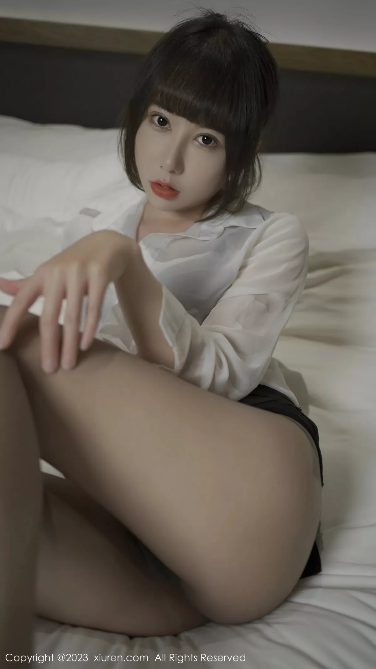 秀人集.com_[XiuRen秀人网]No.6776_模特夏馨瑶性感白T配黑色短裙露黑色内衣秀曼妙身姿诱惑写真73P