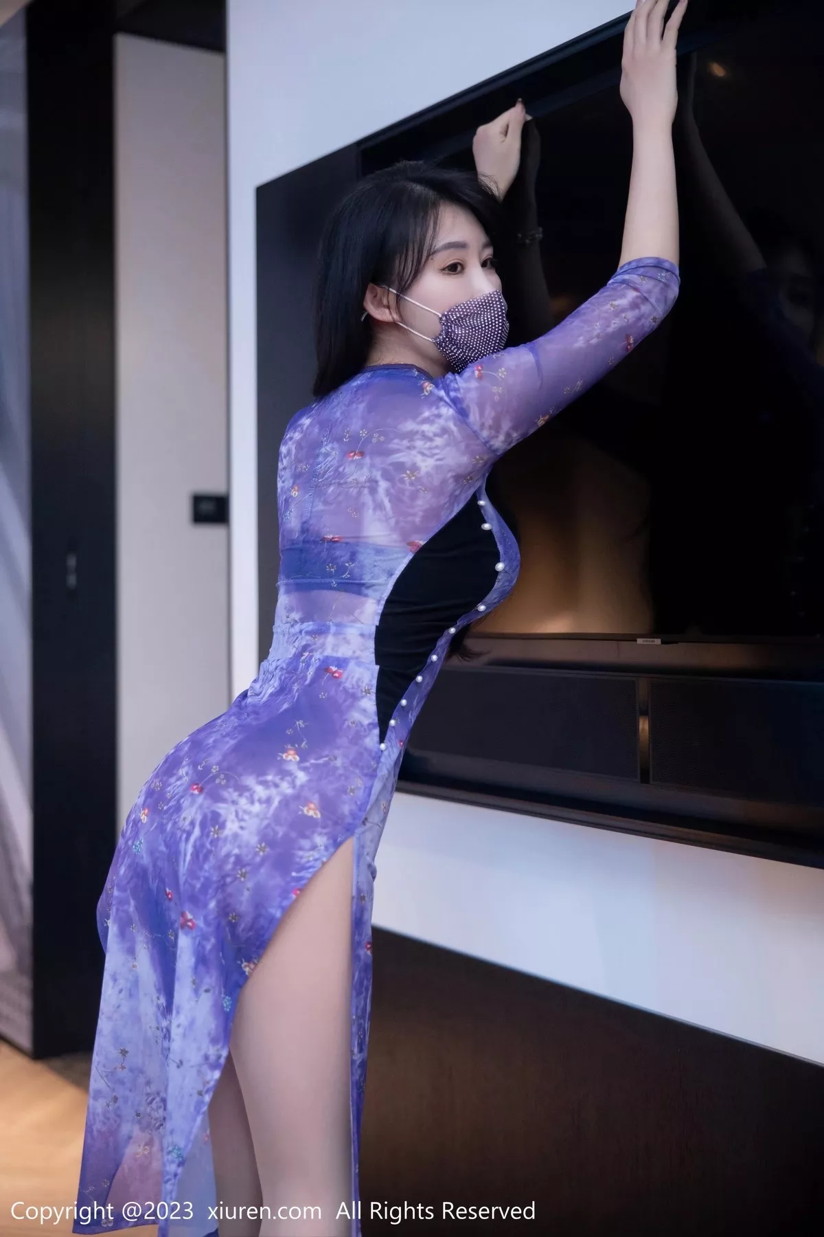 秀人集.com_[XiuRen秀人网]No.6876_模特司柠私房浴室紫色连衣长裙配超薄肉丝秀曼妙身姿诱惑写真56P