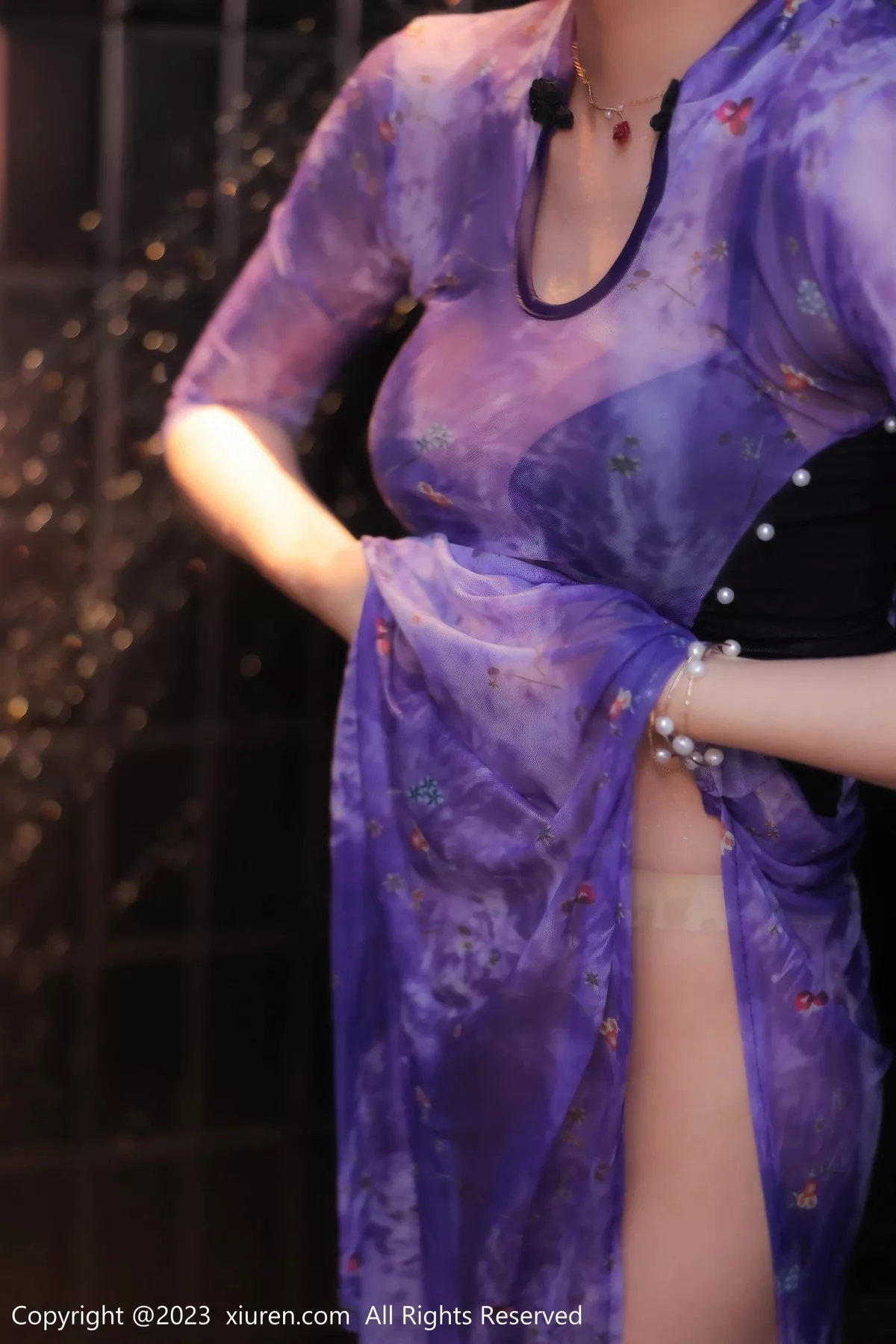 秀人集.com_[XiuRen秀人网]No.6876_模特司柠私房浴室紫色连衣长裙配超薄肉丝秀曼妙身姿诱惑写真56P