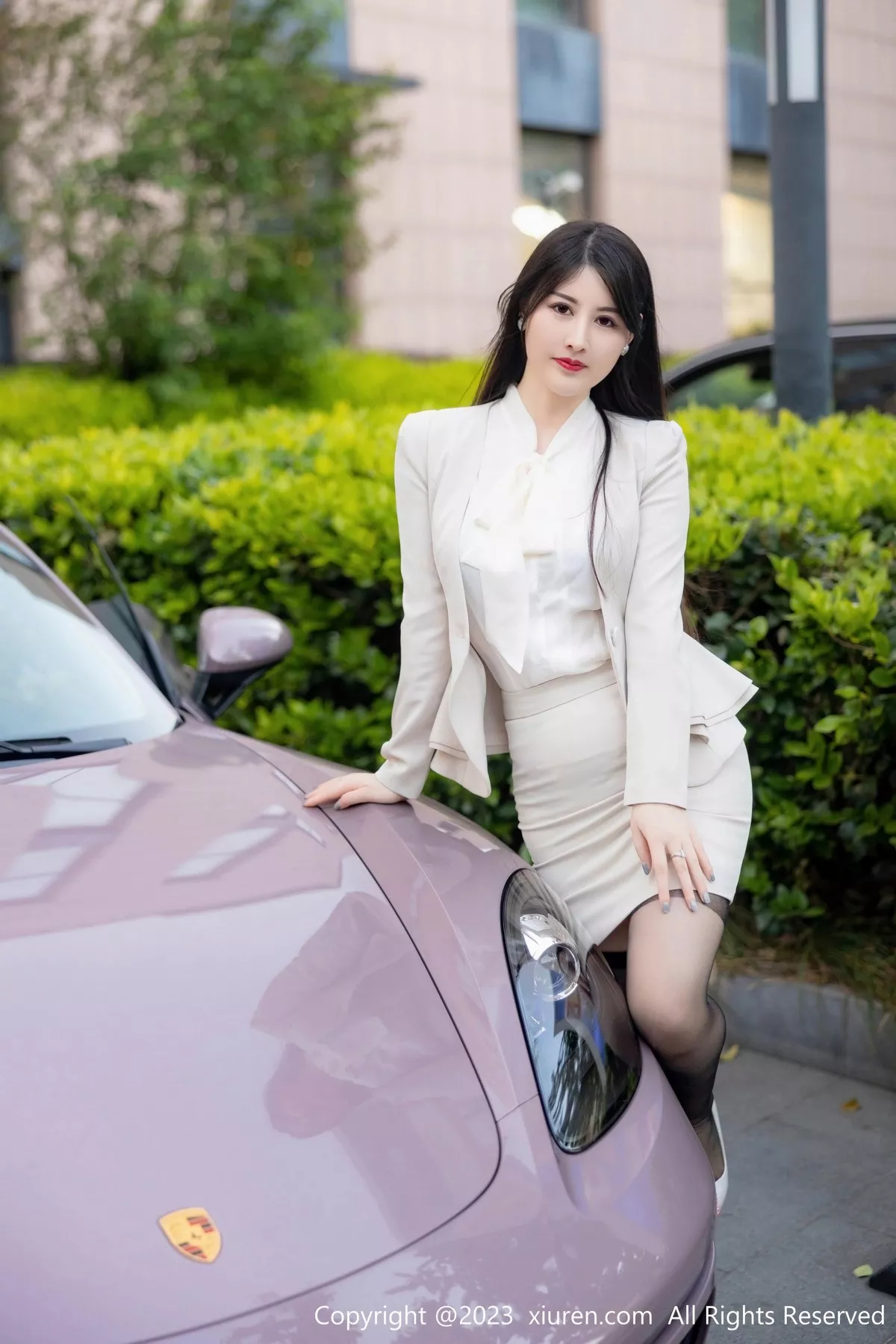 秀人集.com_[XiuRen秀人网]No.6879_模特诗诗kiki半脱浅色OL服饰露性感浅灰内衣秀惹火身材诱惑写真79P