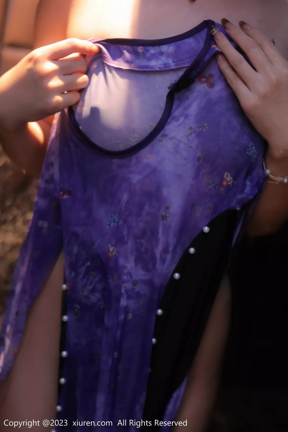 秀人集.com_[XiuRen秀人网]No.6876_模特司柠私房浴室紫色连衣长裙配超薄肉丝秀曼妙身姿诱惑写真56P