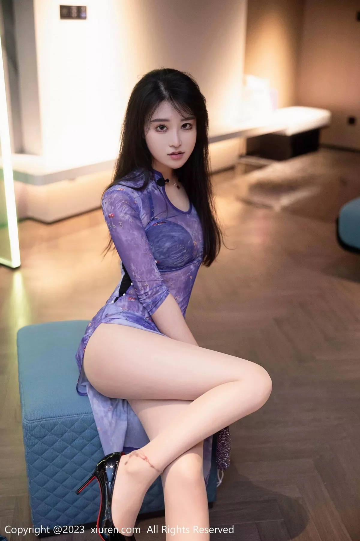 秀人集.com_[XiuRen秀人网]No.6876_模特司柠私房浴室紫色连衣长裙配超薄肉丝秀曼妙身姿诱惑写真56P