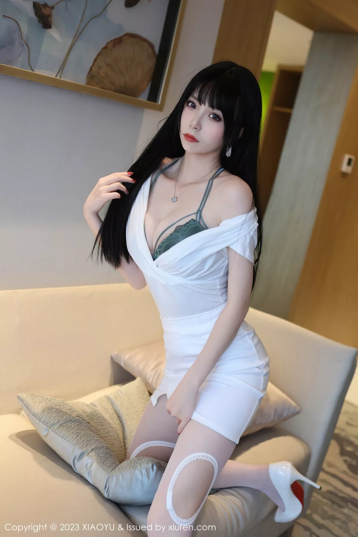 秀人集.com_[XiuRen秀人网]No.6897_模特江七七性感白上衣露墨绿蕾丝内衣配白丝裤袜迷人诱惑写真80P