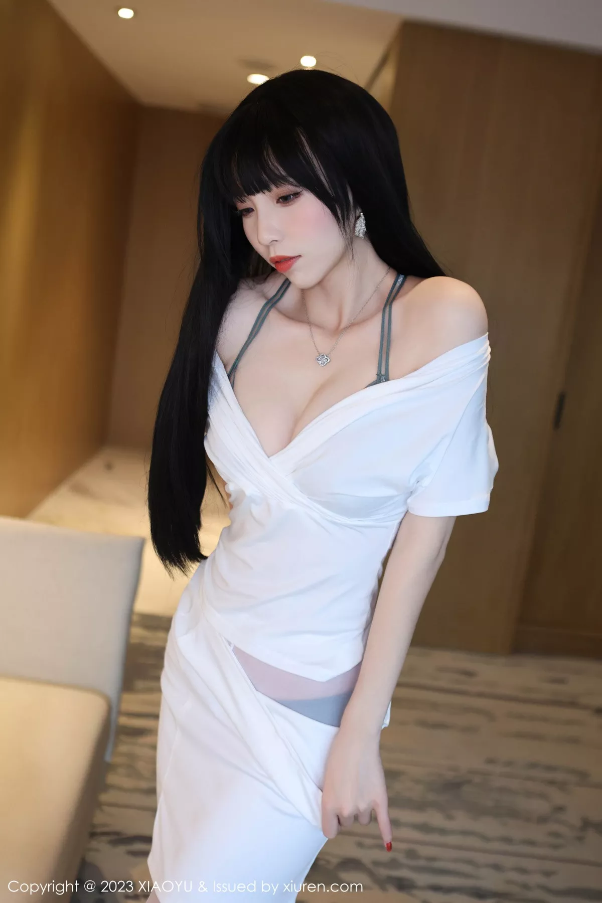 秀人集.com_[XiuRen秀人网]No.6897_模特江七七性感白上衣露墨绿蕾丝内衣配白丝裤袜迷人诱惑写真80P