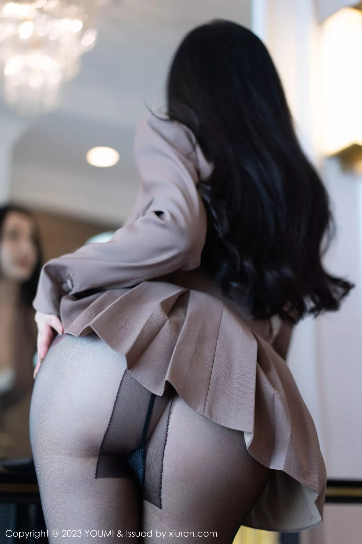 秀人集.com_[YouMi尤蜜荟]Vol.950_模特允爾性感咖啡色上衣配白短裙露超薄黑丝秀丰满身材诱惑写真73P