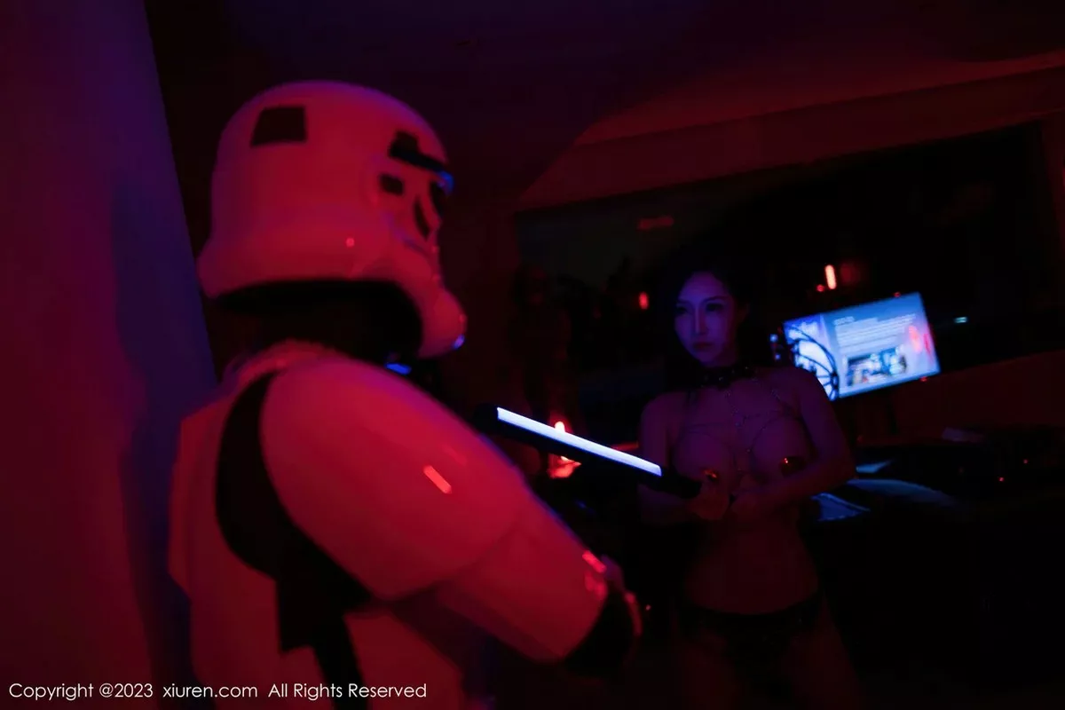 秀人集.com_[XiuRen秀人网]No.6908_模特大琪琪Emily脱红灰毛衣露黑色情趣内衣秀玲珑身段诱惑写真82P