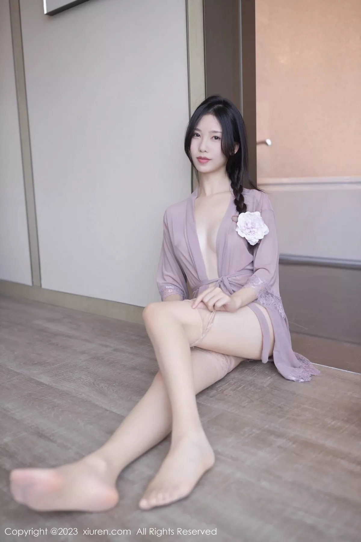 秀人集.com_[XiuRen秀人网]No.6913_模特利世性感紫灰情趣睡裙配原色丝袜秀曼妙身姿迷人诱惑写真67P