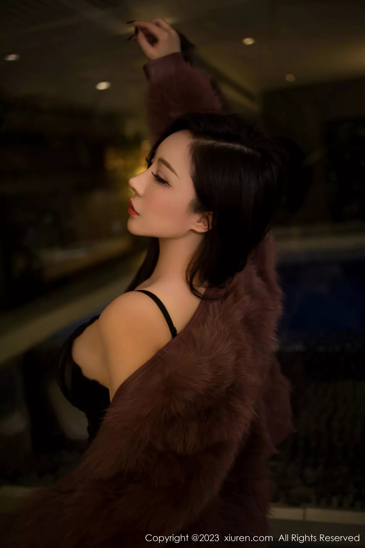 秀人集.com_[XiuRen秀人网]No.6908_模特大琪琪Emily脱红灰毛衣露黑色情趣内衣秀玲珑身段诱惑写真82P