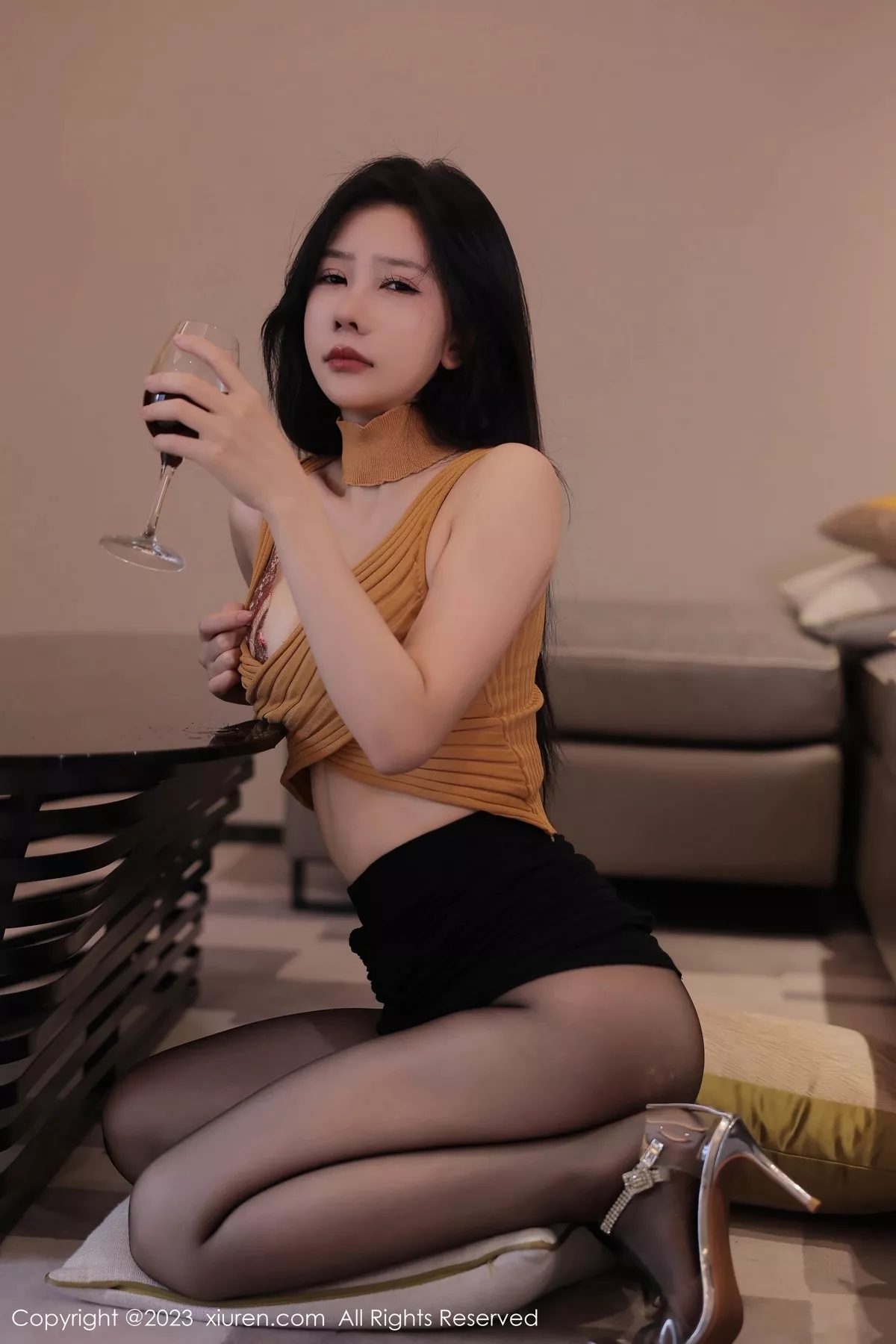 秀人集.com_[XiuRen秀人网]No.6920_模特尹甜甜半脱露性感咖啡色蕾丝内衣配超薄黑丝惹火诱惑写真82P