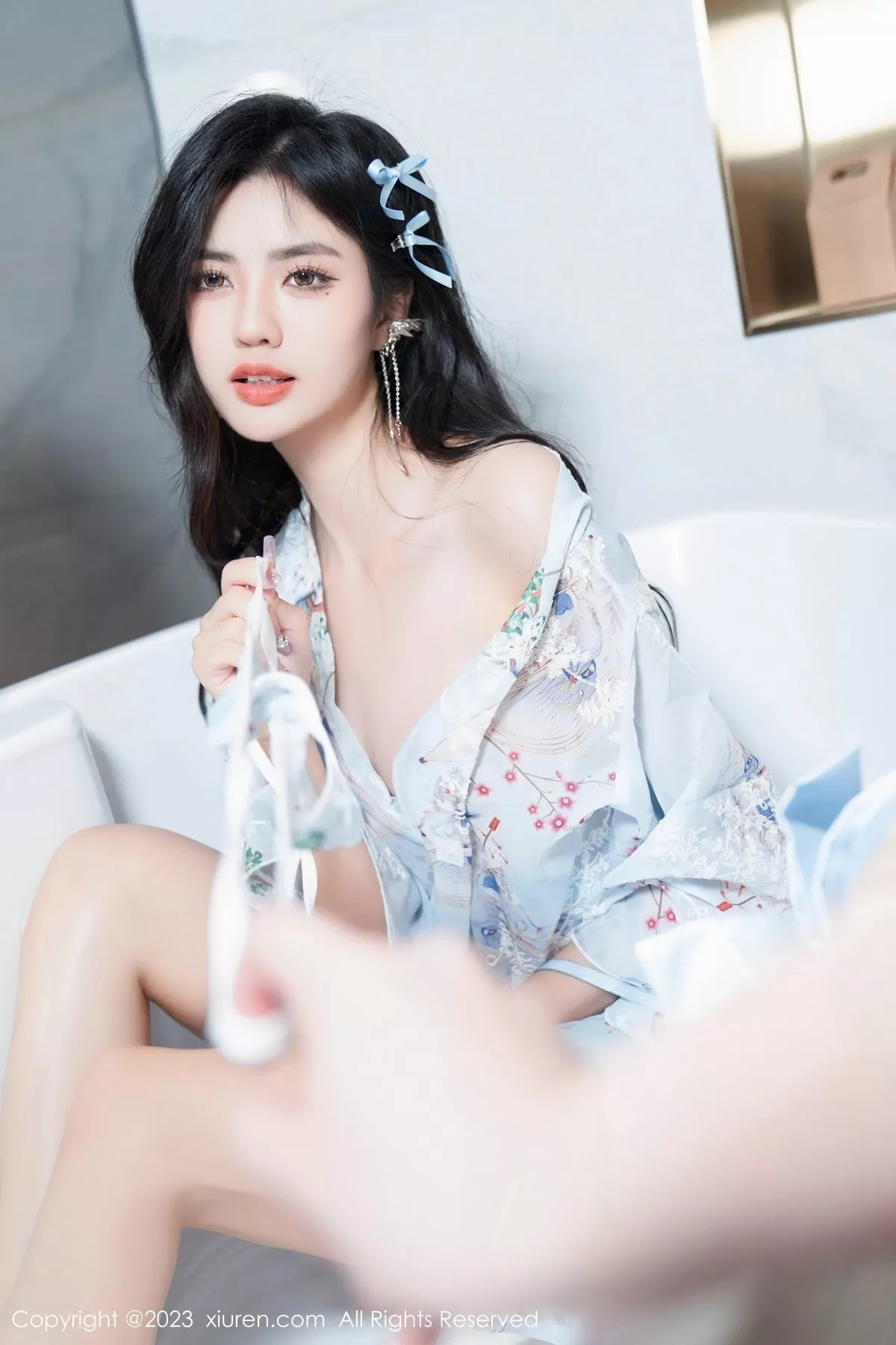 秀人集.com_[XiuRen秀人网]No.6924_模特浅浅Danny淡蓝色花纹睡裙配原色丝袜秀曼妙身姿诱惑写真79P