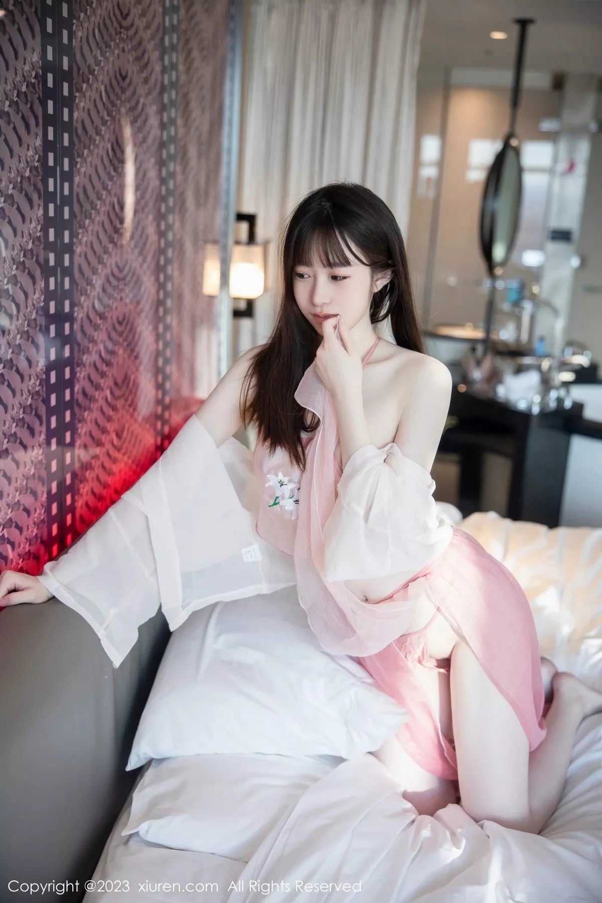 秀人集.com_[XiuRen秀人网]No.6926_新人模特林悠悠私房性感粉色古装服饰秀曼妙身姿迷人诱惑写真77P