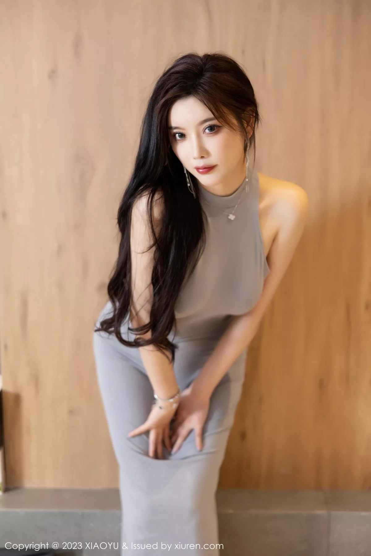 秀人集.com_[XiaoYu画语界]Vol.1051_女神杨晨晨Yome性感灰色真空连衣长裙秀完美丰腴身材诱惑写真87P