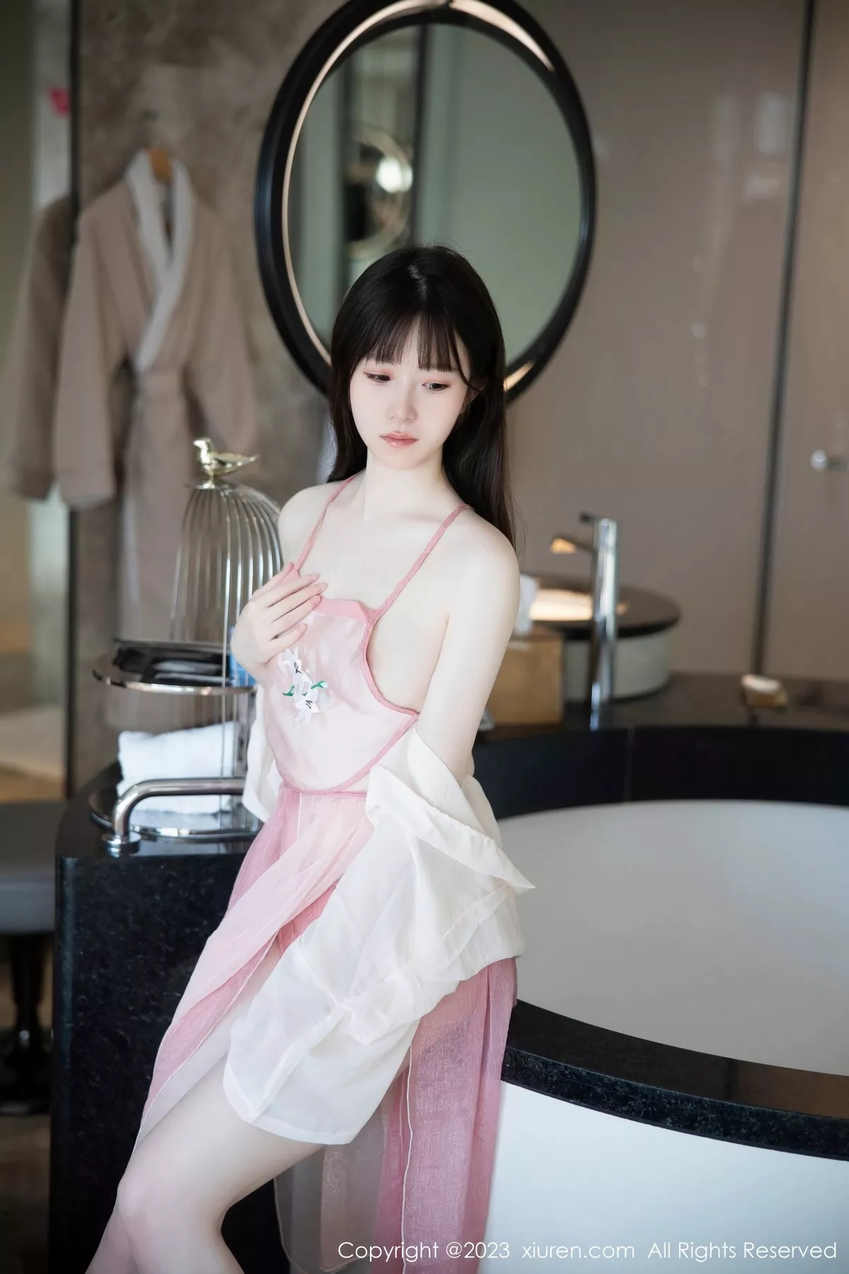 秀人集.com_[XiuRen秀人网]No.6926_新人模特林悠悠私房性感粉色古装服饰秀曼妙身姿迷人诱惑写真77P