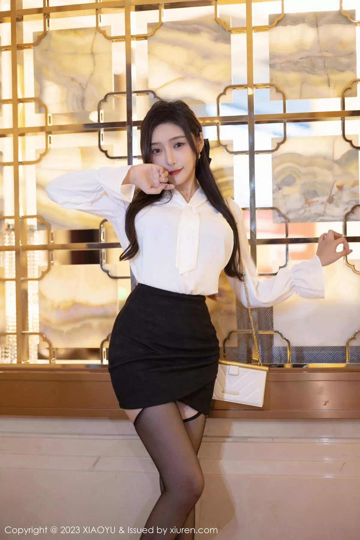 秀人集.com_[XiaoYu画语界]Vol.1033_女神王馨瑶yanni性感白T配黑短裙露蓝色内衣秀曼妙身姿诱惑写真81P