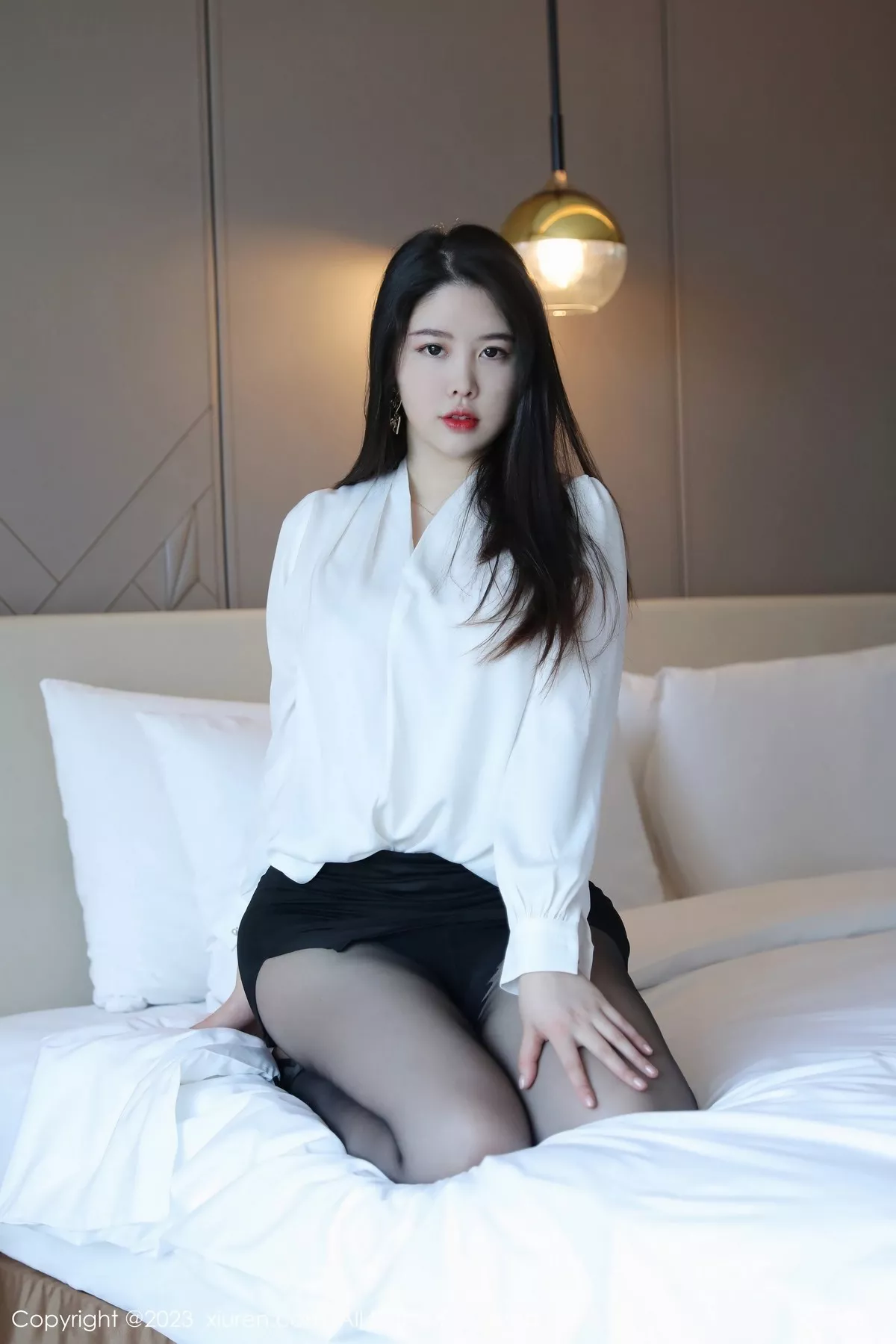 秀人集.com_[XiuRen秀人网]No.6782_模特樱桃小犊子性感白T配黑短裙露浅色内衣秀丰腴身材诱惑写真45P