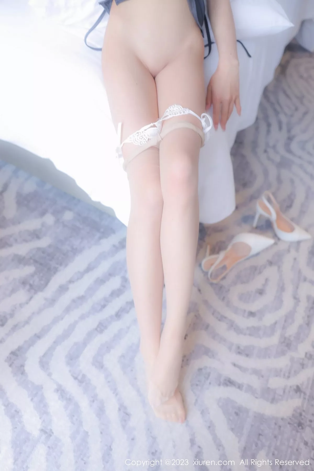 秀人集.com_[XiuRen秀人网]No.6784_模特茜茜Kimi浅蓝色上衣配短裙露超薄肉丝秀完美身材诱惑写真84P