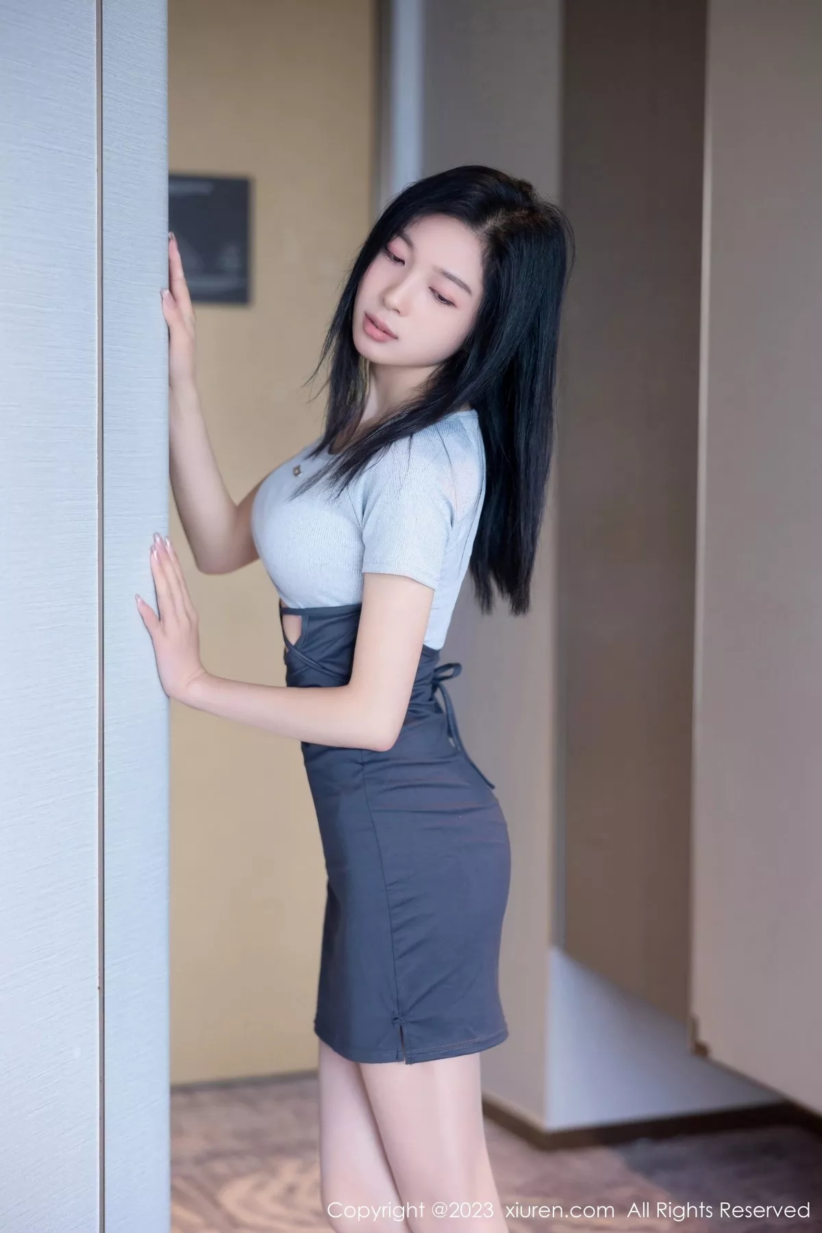 秀人集.com_[XiuRen秀人网]No.6784_模特茜茜Kimi浅蓝色上衣配短裙露超薄肉丝秀完美身材诱惑写真84P
