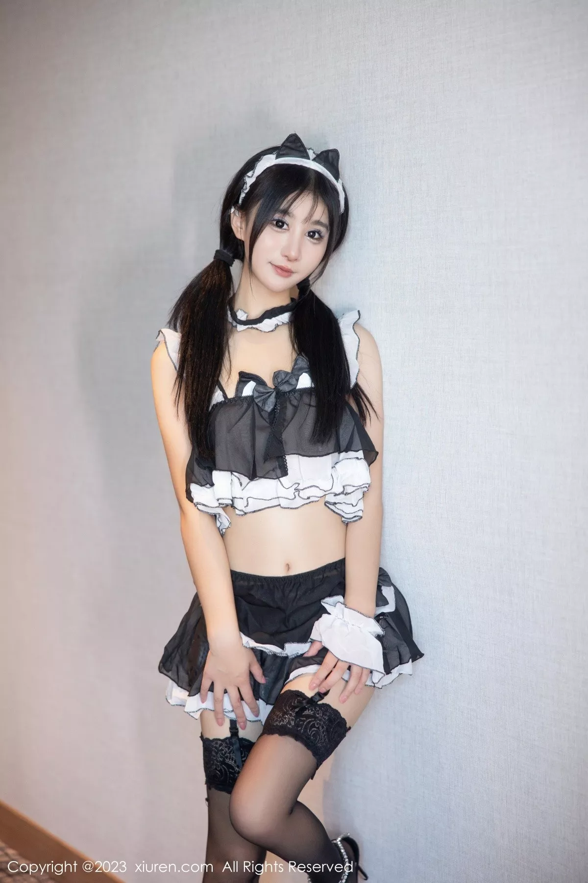 秀人集.com_[XiuRen秀人网]No.6795_女神小果冻儿性感黑色女仆服饰配蕾丝吊袜秀完美身材诱惑写真86P