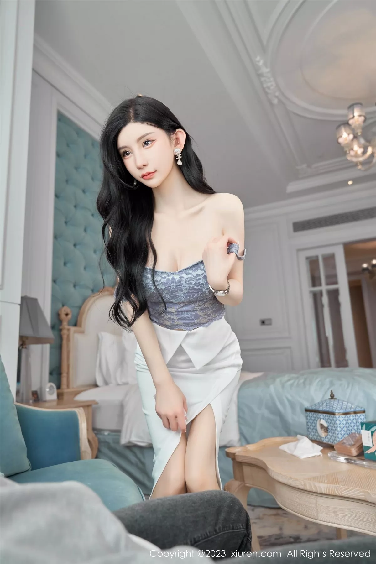 秀人集.com_[XiuRen秀人网]No.6811_女神周于希Sally性感吊带短裙配超薄肉丝秀曼妙身姿诱惑写真100P