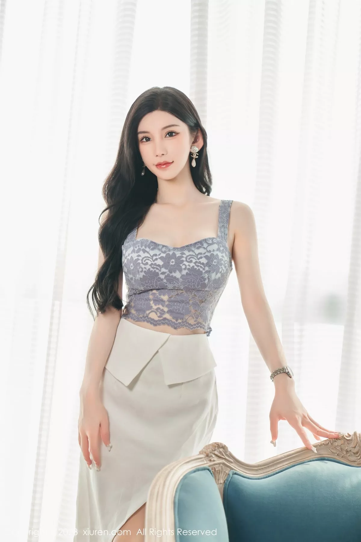 秀人集.com_[XiuRen秀人网]No.6811_女神周于希Sally性感吊带短裙配超薄肉丝秀曼妙身姿诱惑写真100P