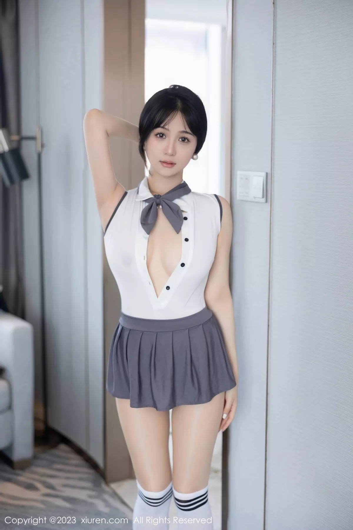 秀人集.com_[XiuRen秀人网]No.6818_模特柚琪Rich性感白色轻透高叉连体衣配超薄肉丝惹火诱惑写真98P