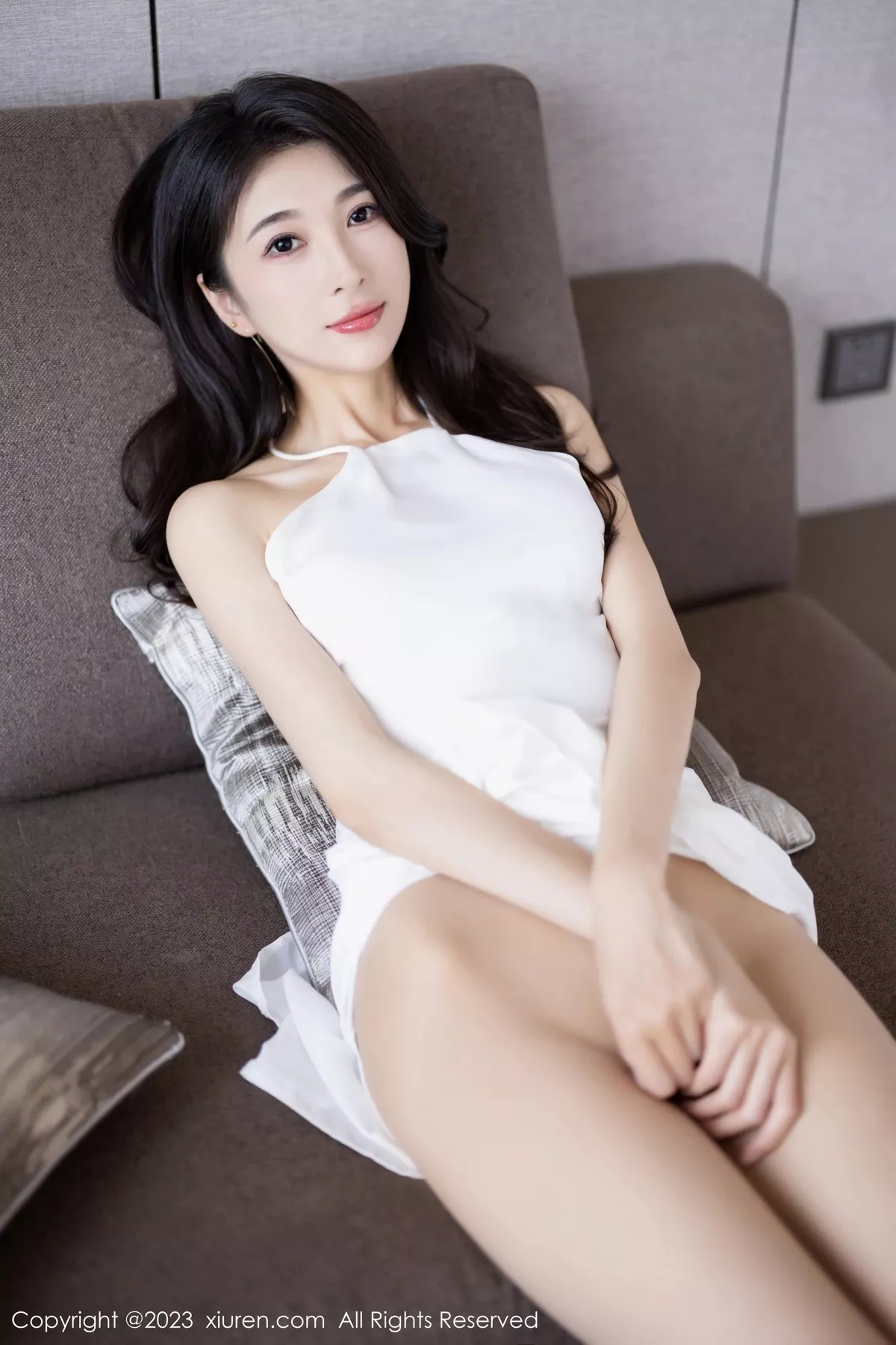 秀人集.com_[XiuRen秀人网]No.6817_模特林乐一白色露肩连衣裙+性感网状链内衣秀惹火身材诱惑写真82P