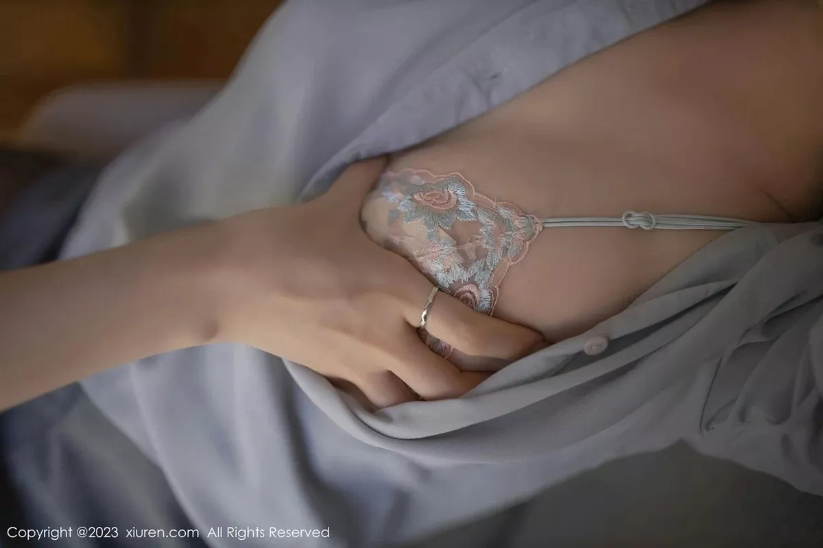 秀人集.com_[XiuRen秀人网]No.6989_模特杏子Yada醉酒主题性感淡灰色轻透内衣配超薄黑丝诱惑写真80P