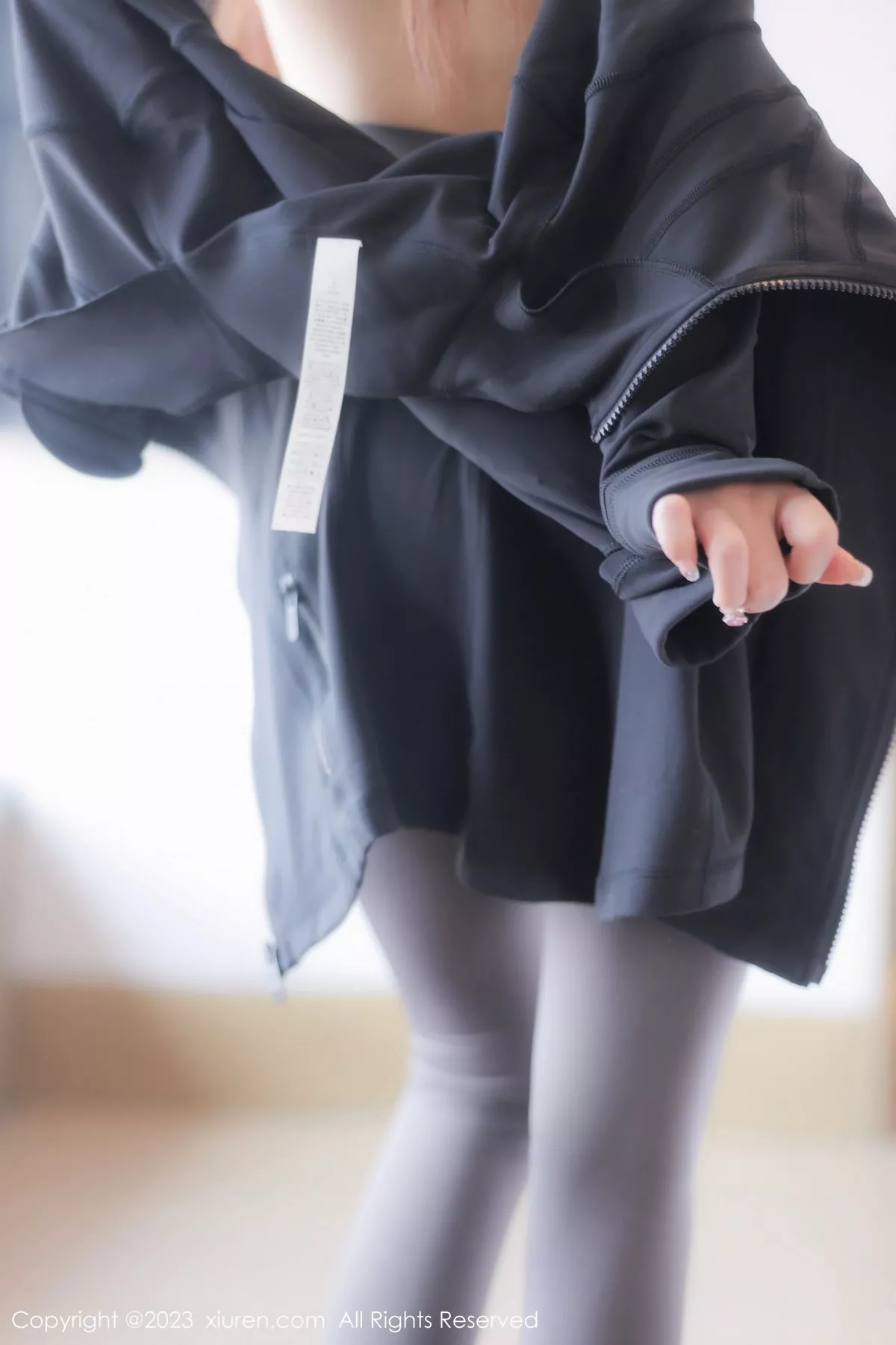 秀人集.com_[XiuRen秀人网]No.7001_模特汐汐baby性感深色收身衣配运动裤秀凹凸惹火身材诱惑写真98P