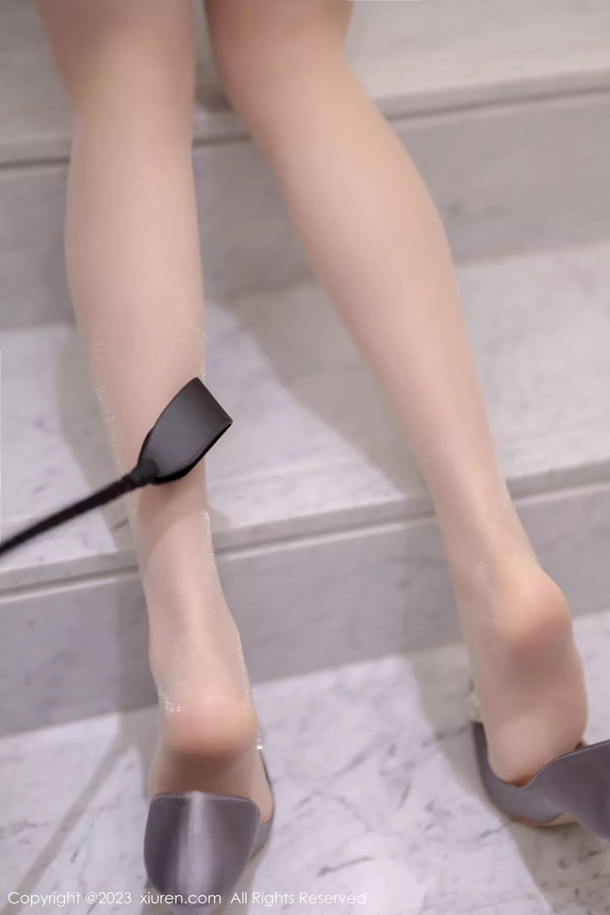 秀人集.com_[XiuRen秀人网]No.7002_女神徐莉芝Booty白上衣配灰短裙露浅色内衣秀曼妙身姿诱惑写真84P